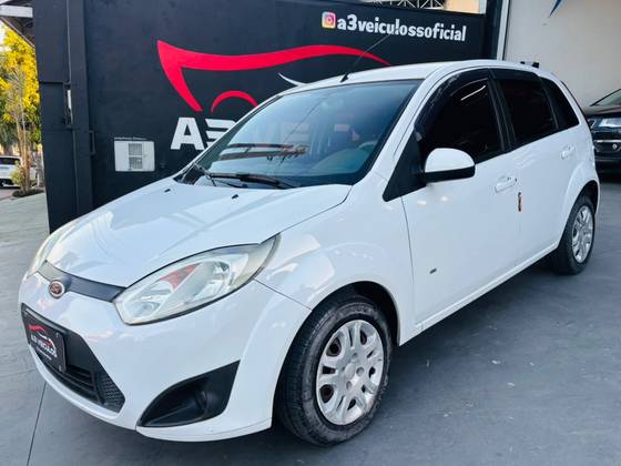 FORD FIESTA 1.0 ROCAM HATCH 8V FLEX 4P MANUAL FORD FIESTA 1.0 ROCAM HATCH 8V FLEX 4P MANUAL